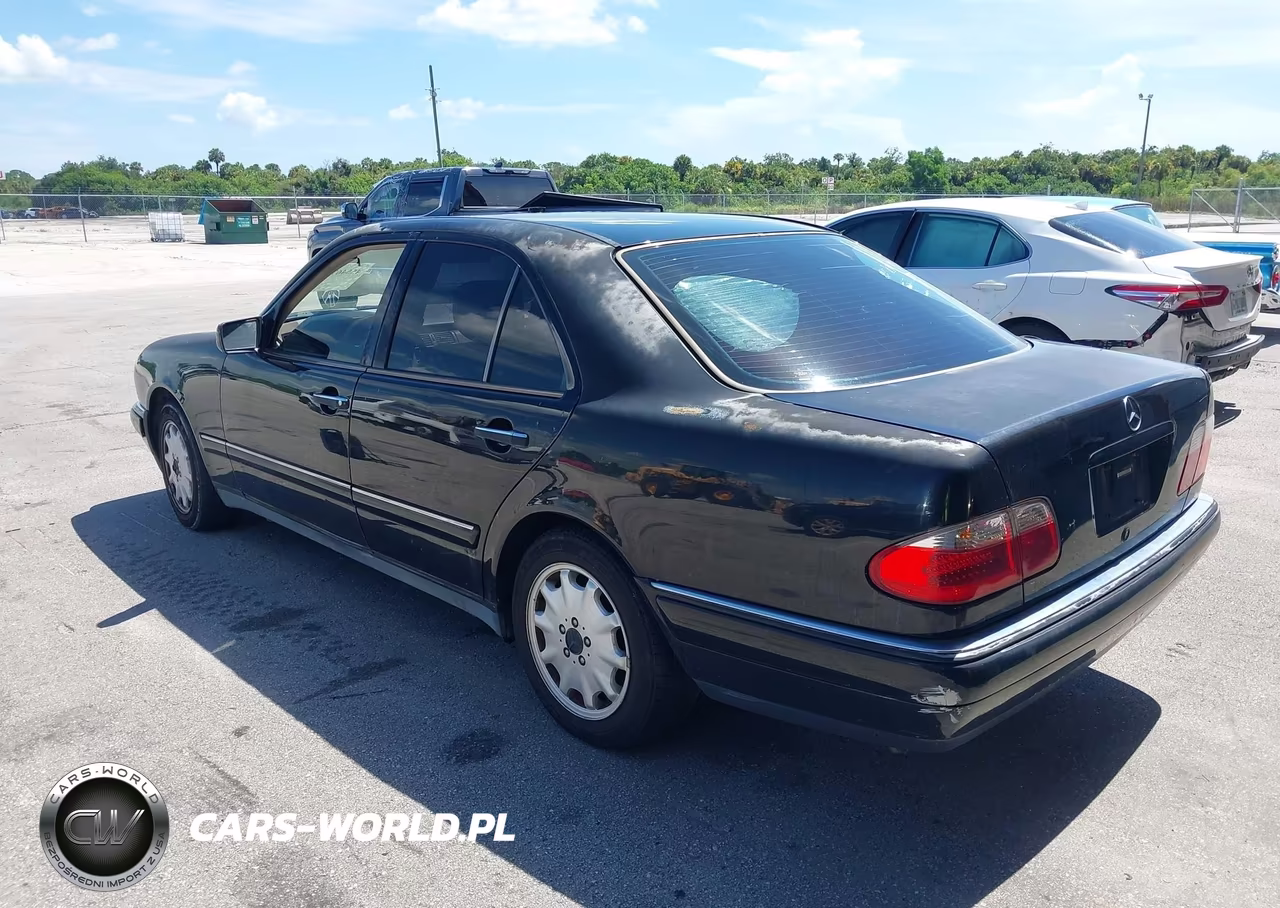 1999 Mercedes-Benz E 320 VIN:WDBJF65H4XA833887 - 3