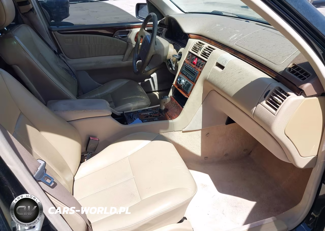 1999 Mercedes-Benz E 320 VIN:WDBJF65H4XA833887 - 5