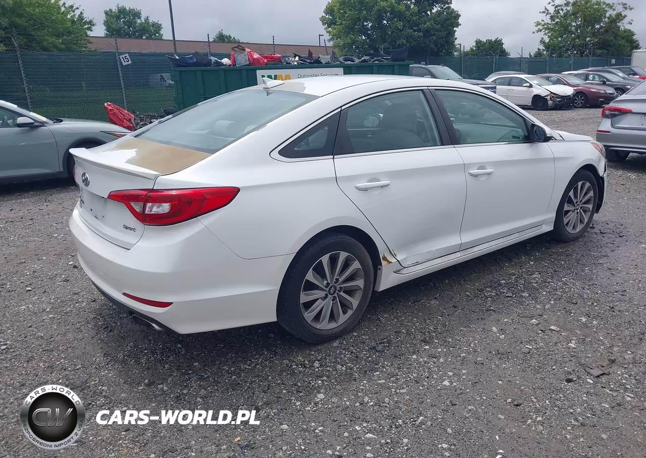 2015 Hyundai Sonata Sport VIN:5NPE34AF6FH089611 - 4