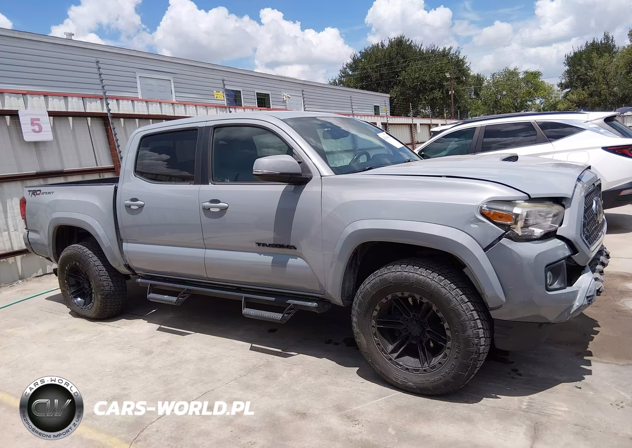 2018 Toyota Tacoma Trd Sport VIN:3TMAZ5CN8JM077244 - 14
