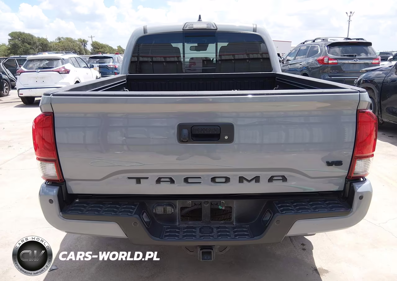 2018 Toyota Tacoma Trd Sport VIN:3TMAZ5CN8JM077244 - 17