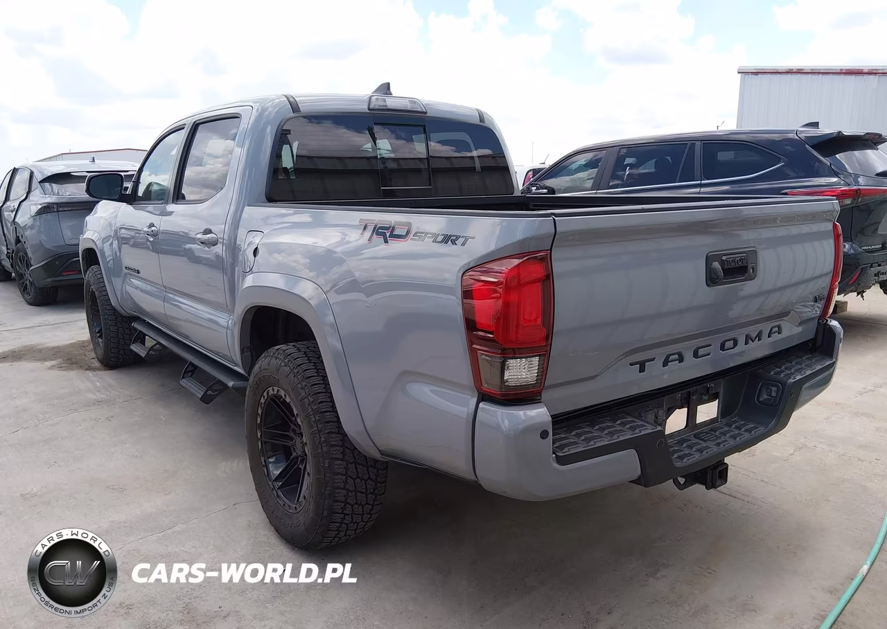 2018 Toyota Tacoma Trd Sport VIN:3TMAZ5CN8JM077244 - 3