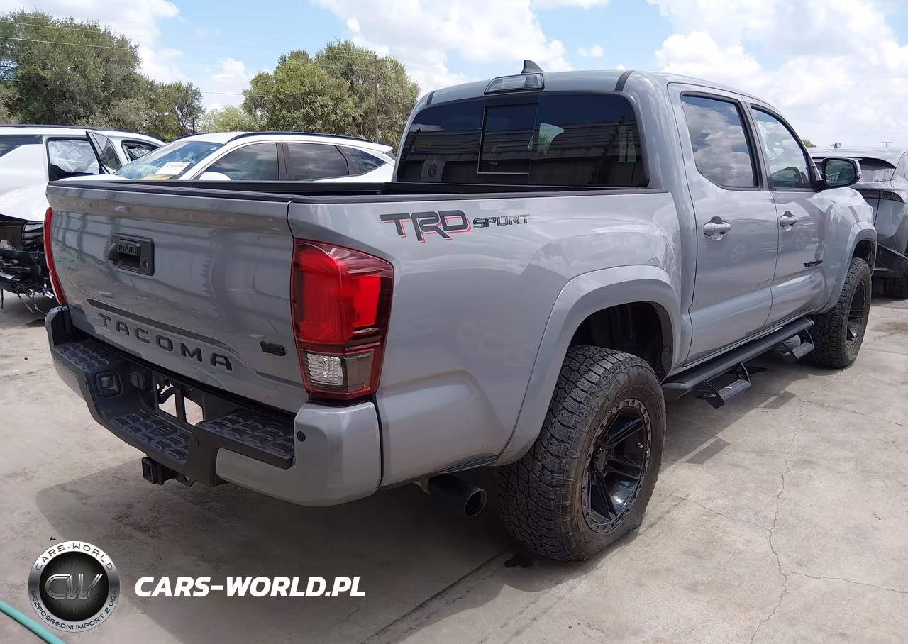 2018 Toyota Tacoma Trd Sport VIN:3TMAZ5CN8JM077244 - 4