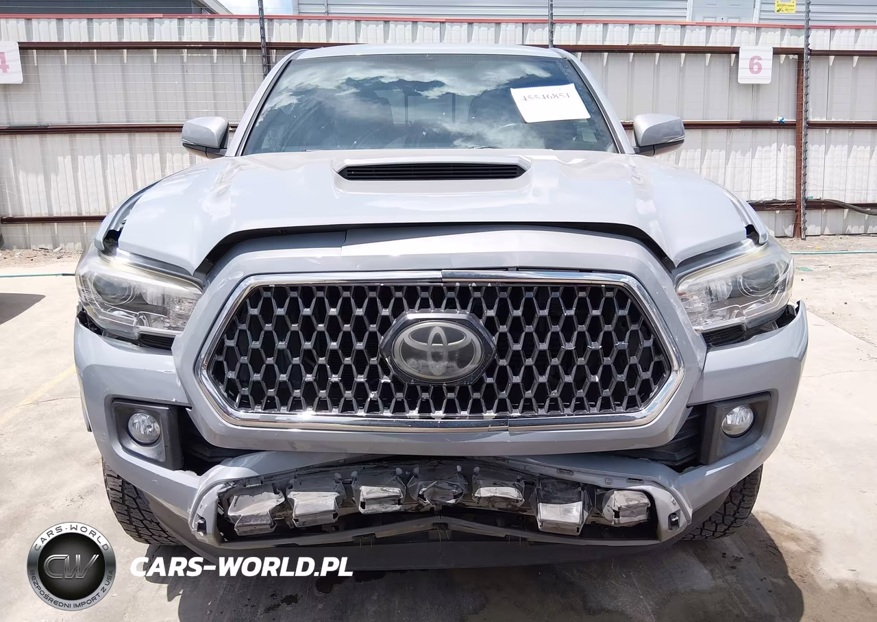 2018 Toyota Tacoma Trd Sport VIN:3TMAZ5CN8JM077244 - 6