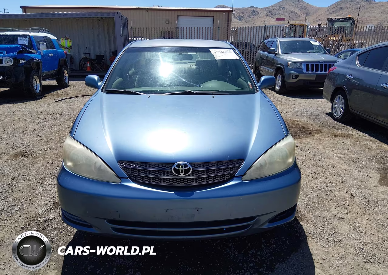 2004 Toyota Camry Le VIN:JTDBE32K640260337 - 12