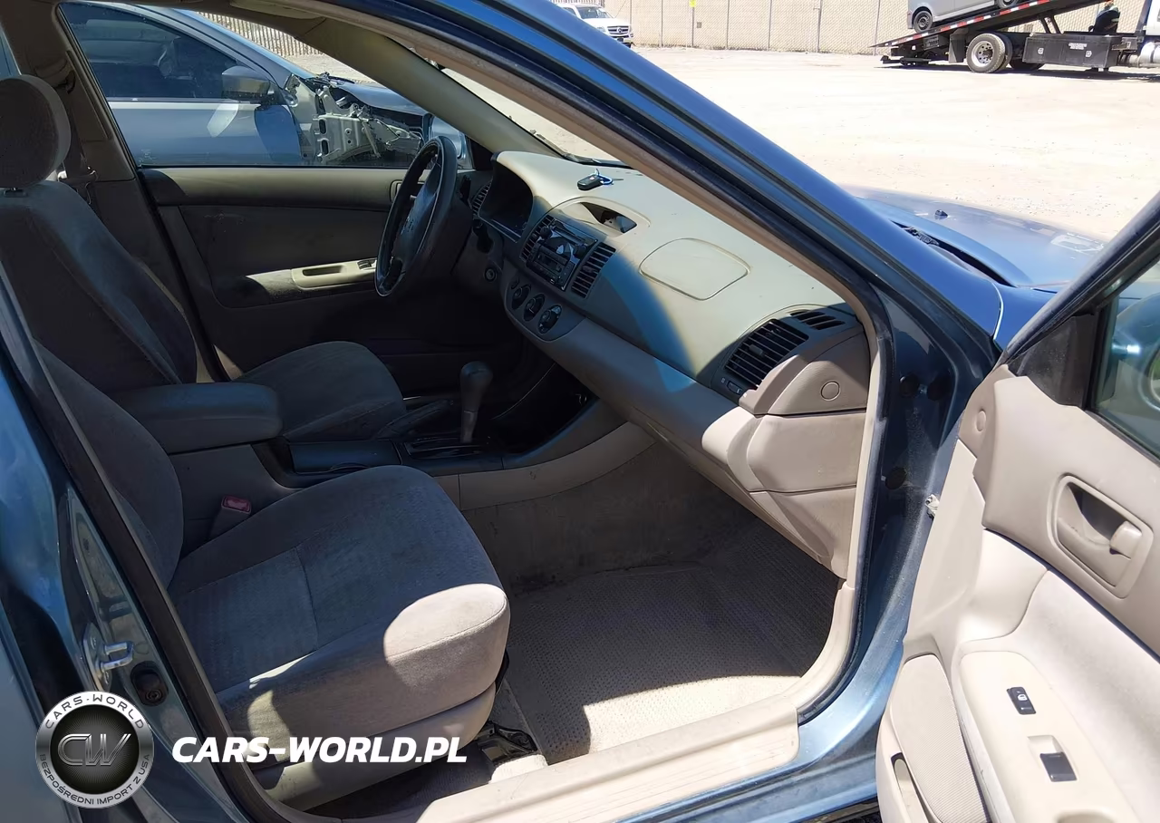 2004 Toyota Camry Le VIN:JTDBE32K640260337 - 5