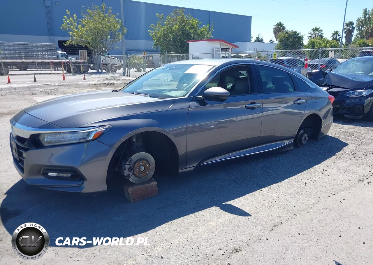 2018 Honda Accord Touring VIN:1HGCV1F90JA060092 - 2