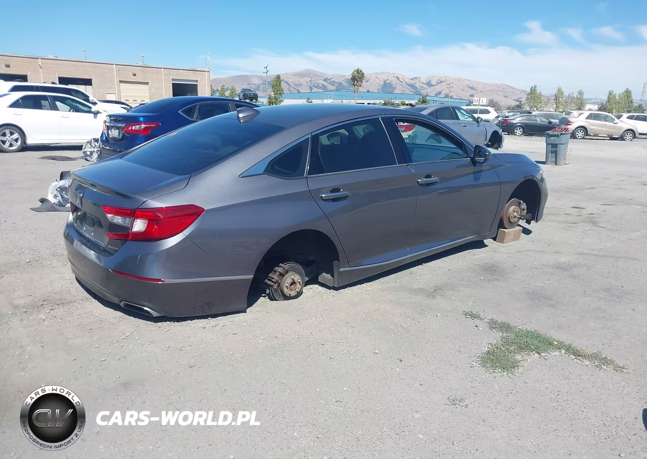 2018 Honda Accord Touring VIN:1HGCV1F90JA060092 - 4