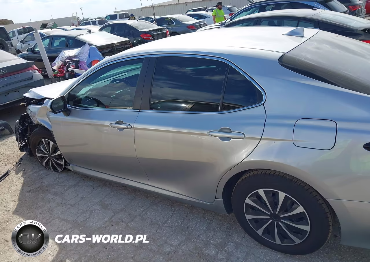 2021 Toyota Camry Le Hybrid VIN:4T1C31AK1MU547699 - 14