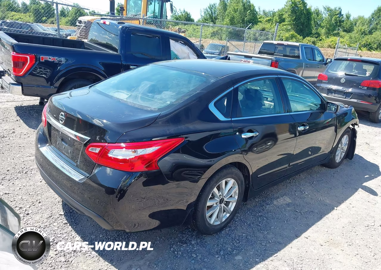 2017 Nissan Altima 2.5 S VIN:1N4AL3AP9HC211237 - 4