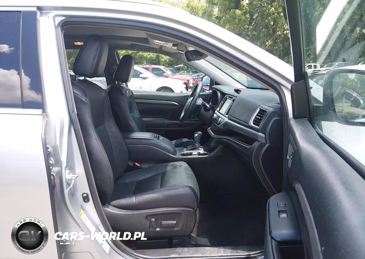 2017 Toyota Highlander Limited Platinum VIN:5TDDZRFHXHS389134 - 5