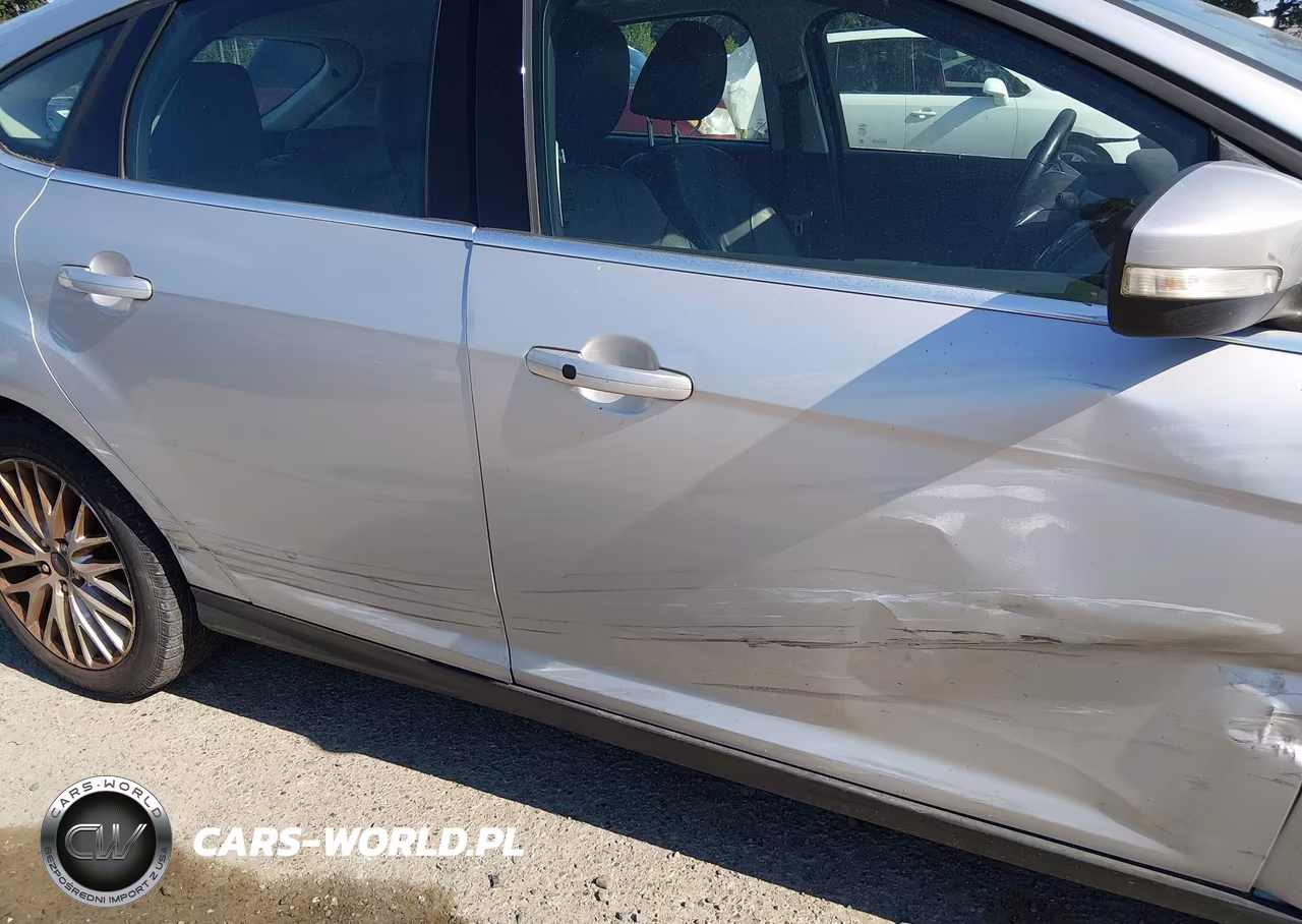 2013 Ford Focus Titanium VIN:1FADP3N23DL226956 - 12