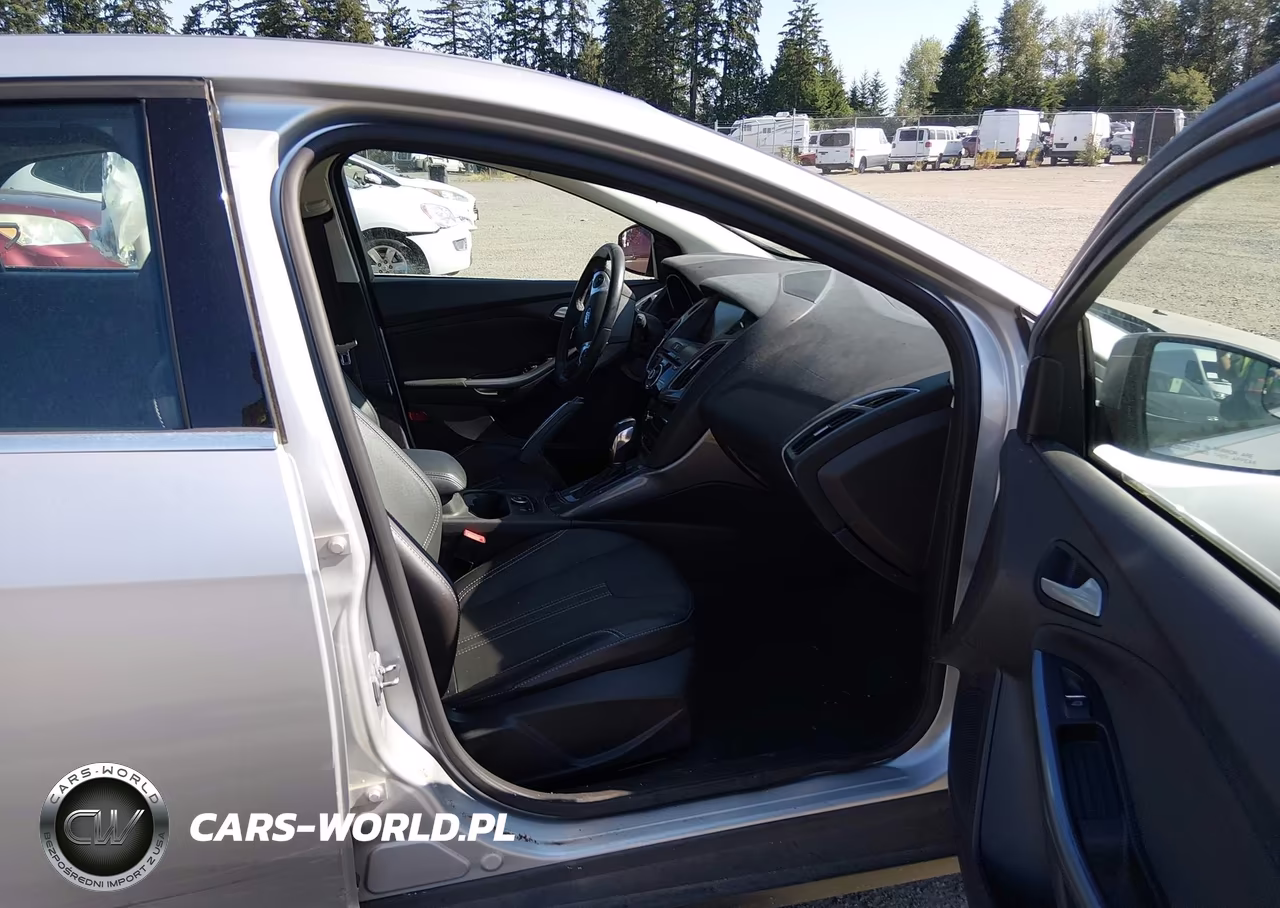 2013 Ford Focus Titanium VIN:1FADP3N23DL226956 - 5