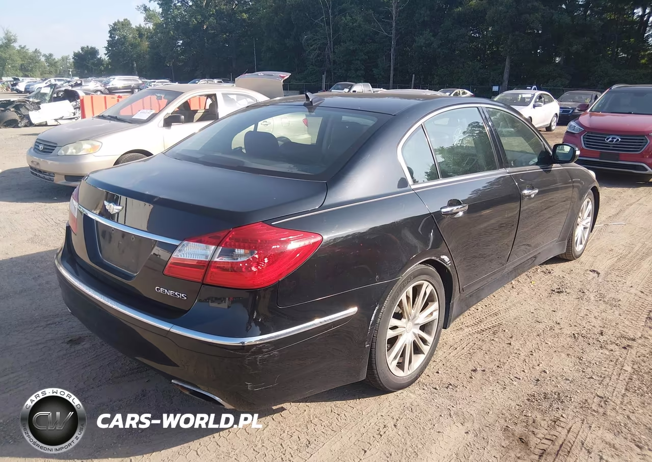 2014 Hyundai Genesis 3.8 VIN:KMHGC4DD9EU261777 - 4