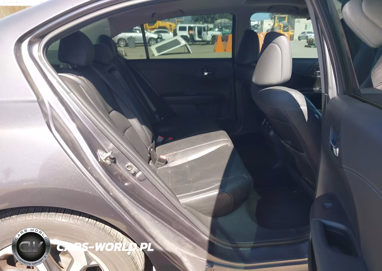 2017 Honda Accord Ex-L VIN:1HGCR2F85HA193359 - 8