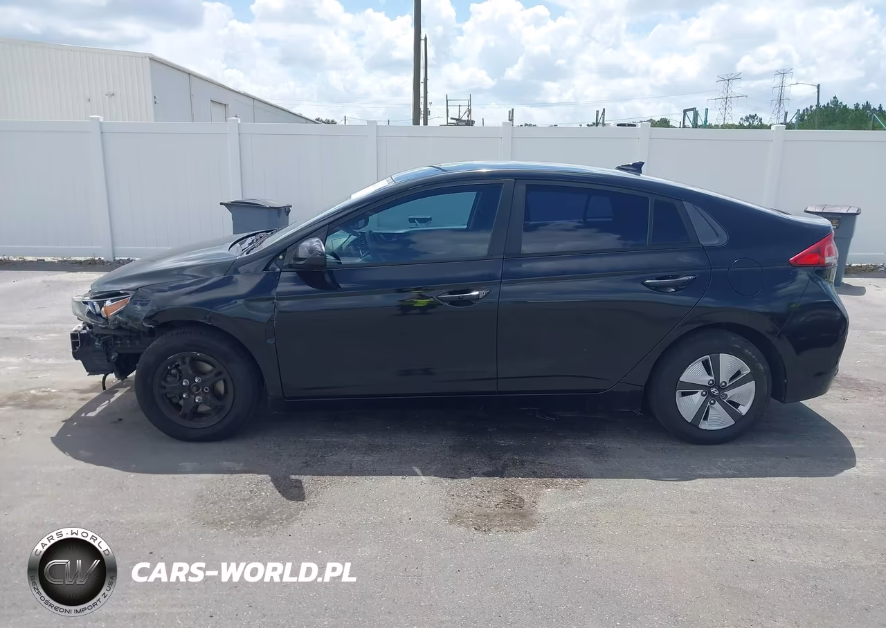 2017 Hyundai Ioniq Hybrid Blue VIN:KMHC65LC1HU027688 - 14