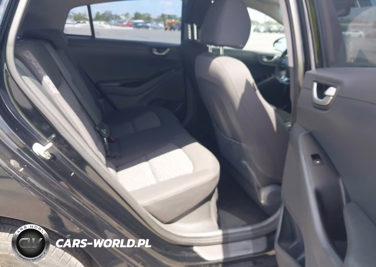 2017 Hyundai Ioniq Hybrid Blue VIN:KMHC65LC1HU027688 - 8