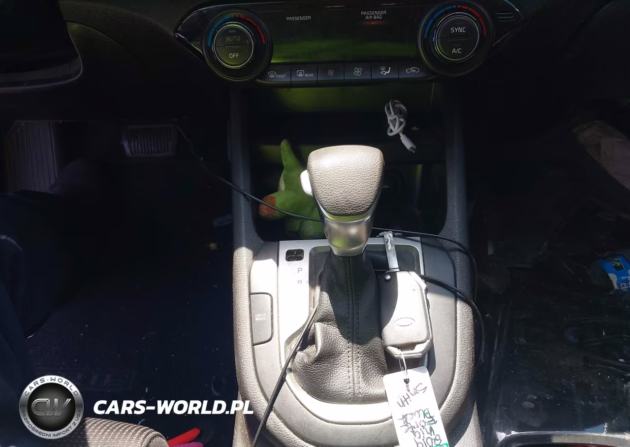 2019 Kia Forte Lxs VIN:3KPF24AD8KE108809 - 11