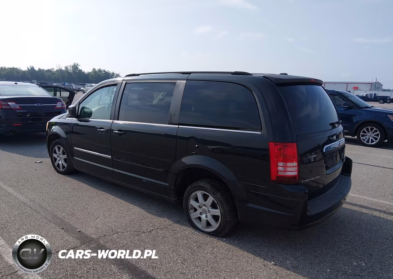 2010 Chrysler Town & Country Touring VIN:2A4RR5D11AR300936 - 3