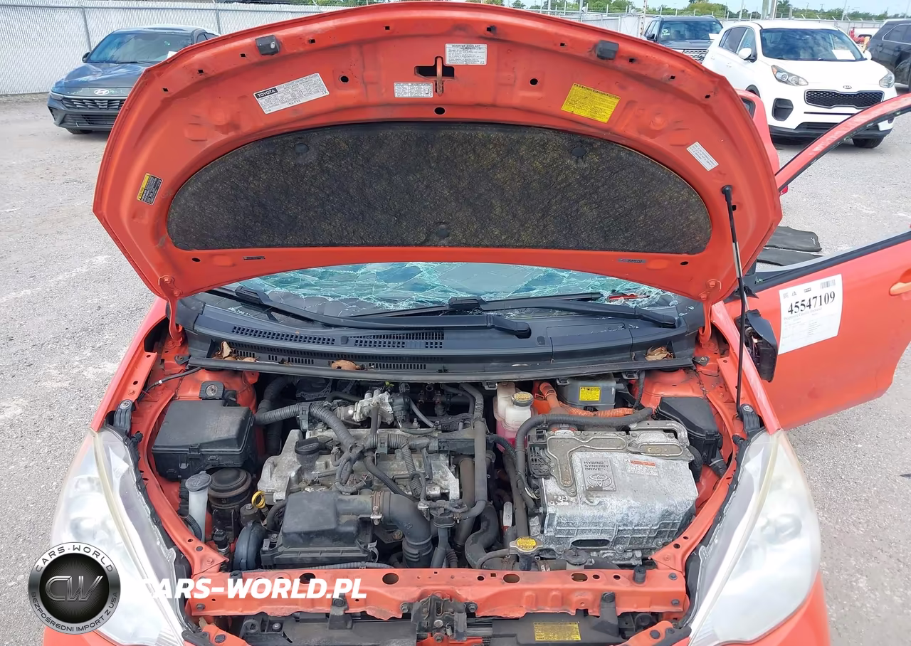 2012 Toyota Prius C Three VIN:JTDKDTB36C1000654 - 10