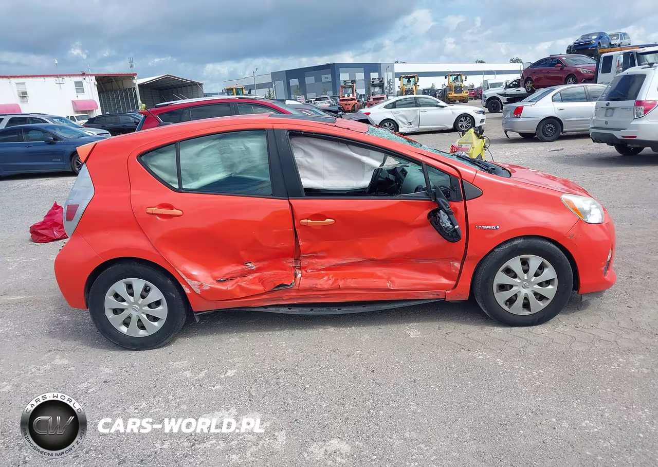 2012 Toyota Prius C Three VIN:JTDKDTB36C1000654 - 13