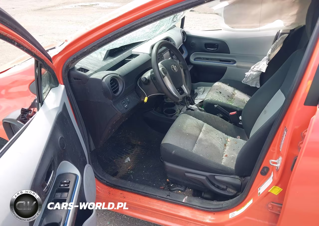 2012 Toyota Prius C Three VIN:JTDKDTB36C1000654 - 5