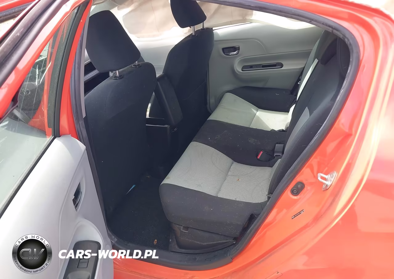 2012 Toyota Prius C Three VIN:JTDKDTB36C1000654 - 8
