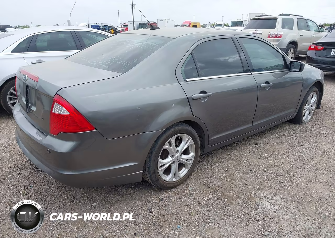 2012 Ford Fusion Se VIN:3FAHP0HA3CR283399 - 4