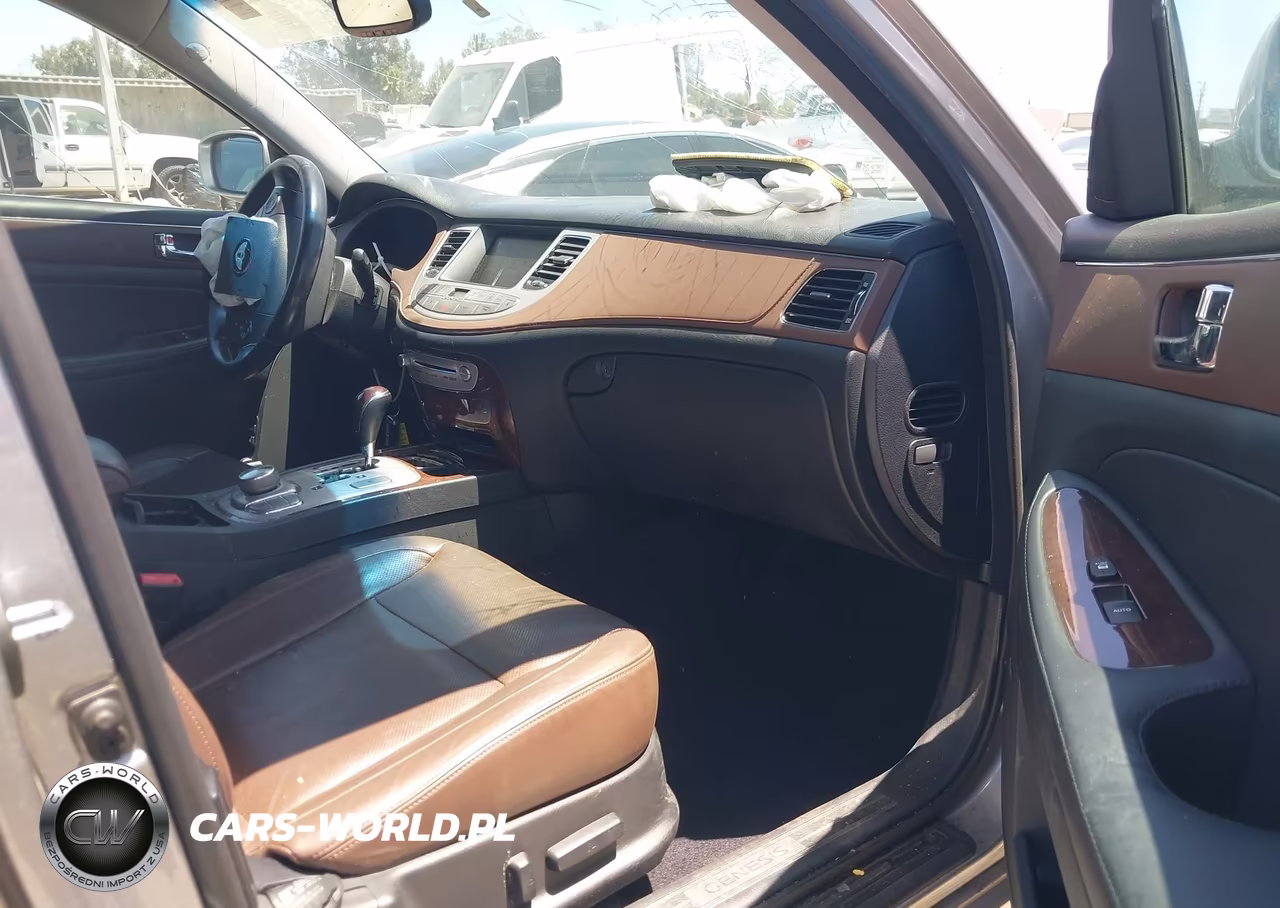 2011 Hyundai Genesis 3.8 VIN:KMHGC4DE0BU140401 - 5