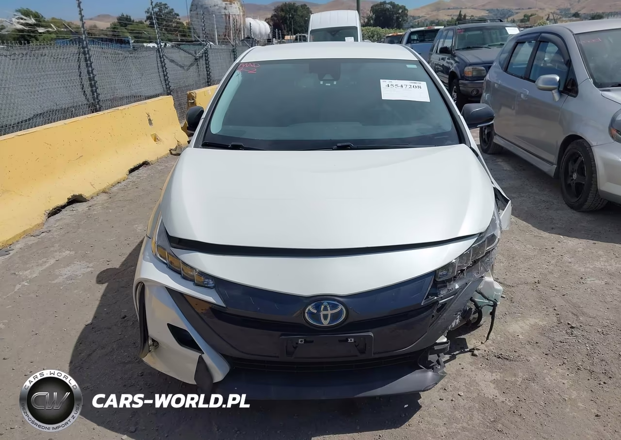 2018 Toyota Prius Prime Premium VIN:JTDKARFP7J3100708 - 12