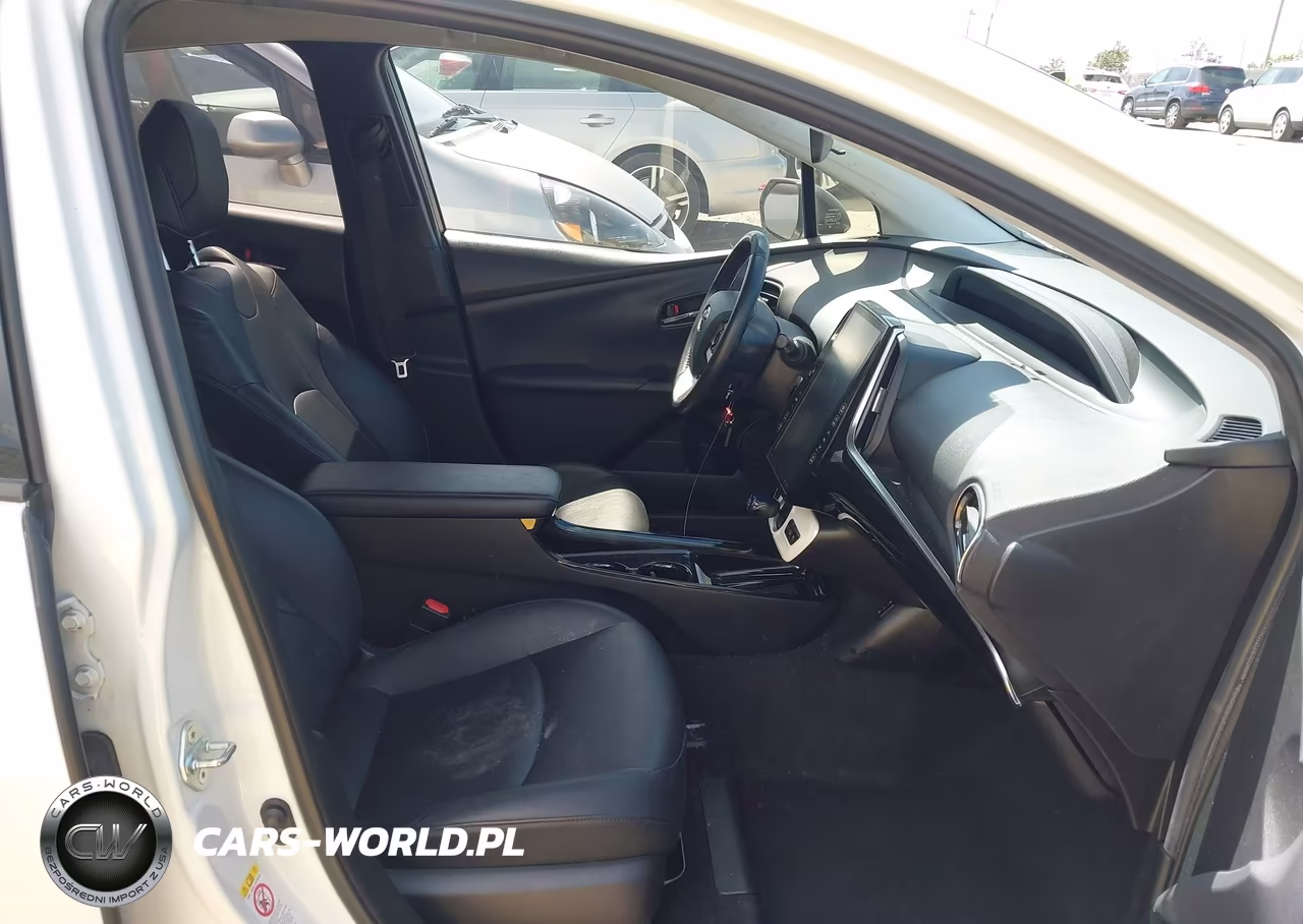 2018 Toyota Prius Prime Premium VIN:JTDKARFP7J3100708 - 5