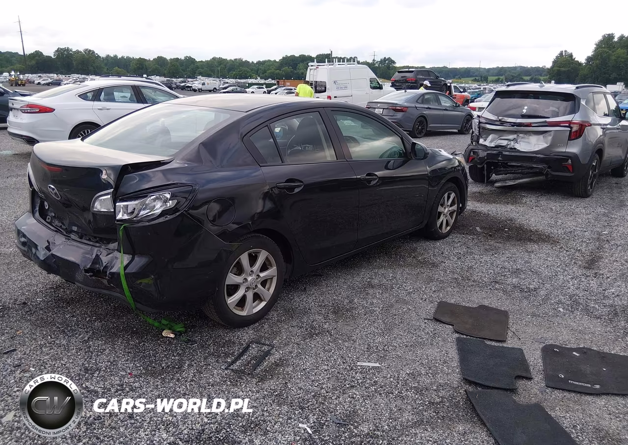 2011 Mazda Mazda3 I Touring VIN:JM1BL1VGXB1422074 - 4