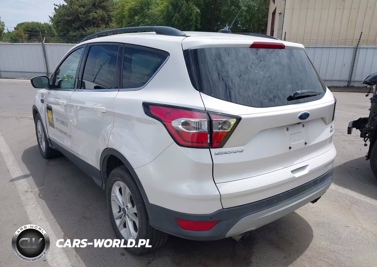 2017 Ford Escape Se VIN:1FMCU0GD2HUC67795 - 3