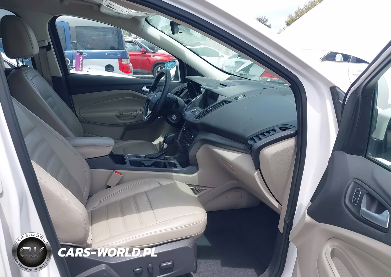 2017 Ford Escape Se VIN:1FMCU0GD2HUC67795 - 5