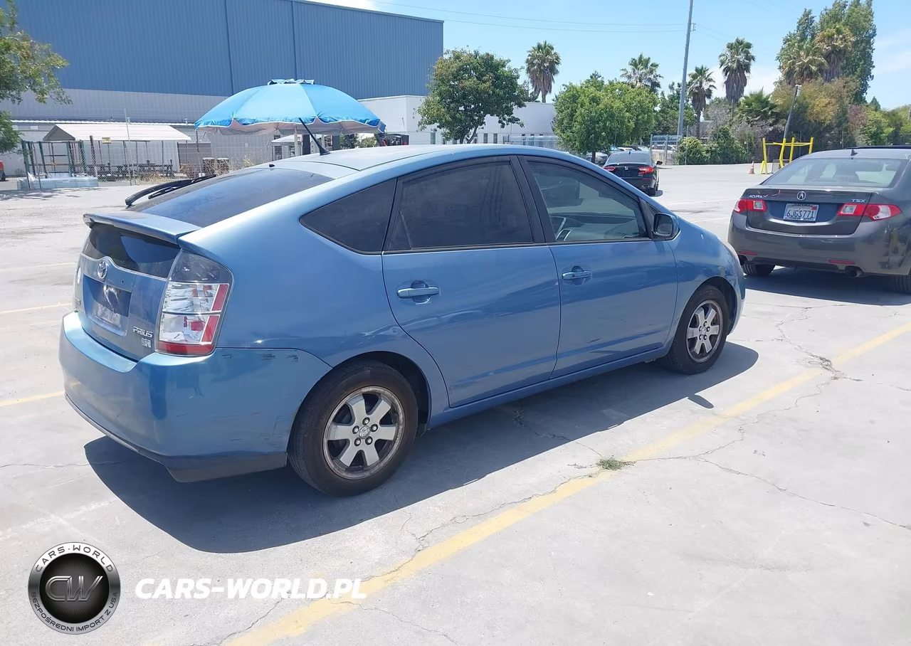 2004 Toyota Prius VIN:JTDKB20U240060692 - 4