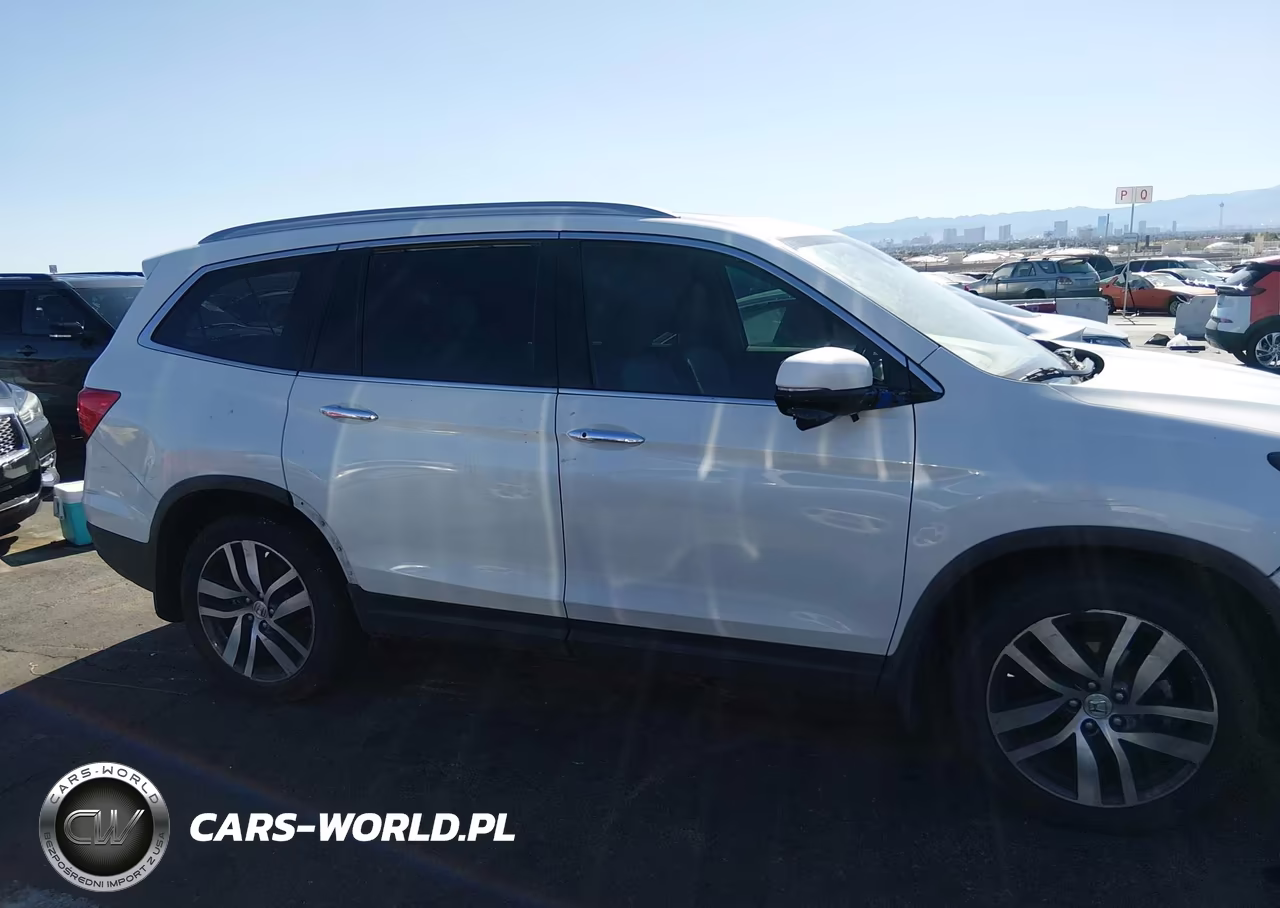 2017 Honda Pilot Touring VIN:5FNYF5H93HB025148 - 13