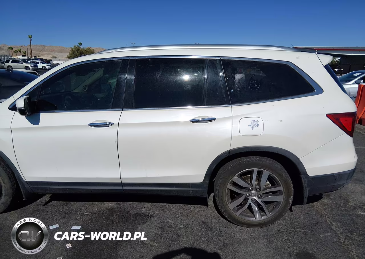 2017 Honda Pilot Touring VIN:5FNYF5H93HB025148 - 14