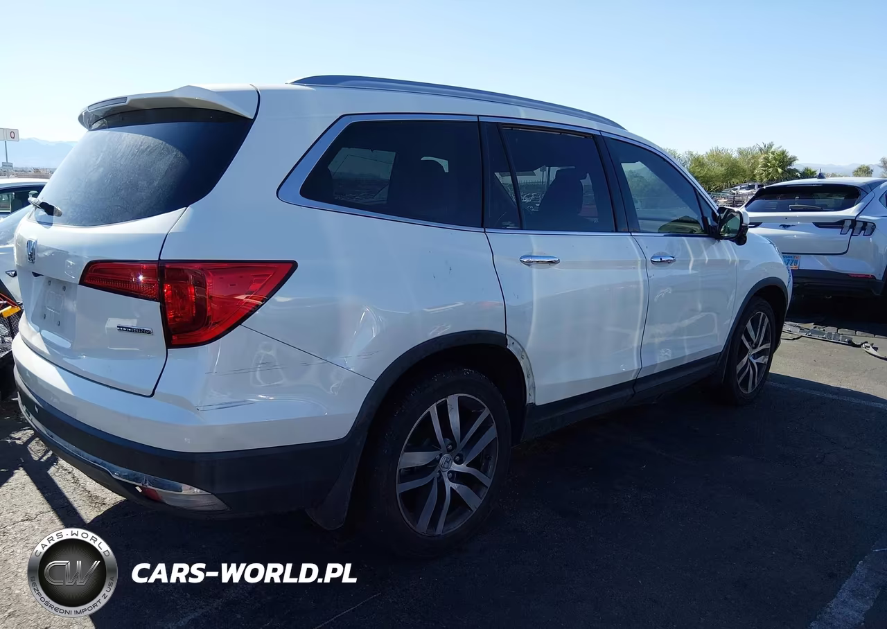 2017 Honda Pilot Touring VIN:5FNYF5H93HB025148 - 4