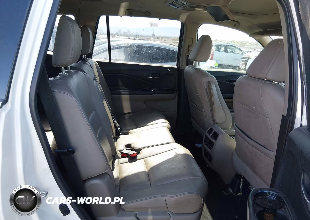 2017 Honda Pilot Touring VIN:5FNYF5H93HB025148 - 8