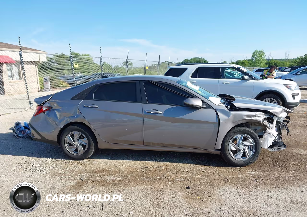 2024 Hyundai Elantra Se VIN:KMHLL4DG1RU664439 - 13