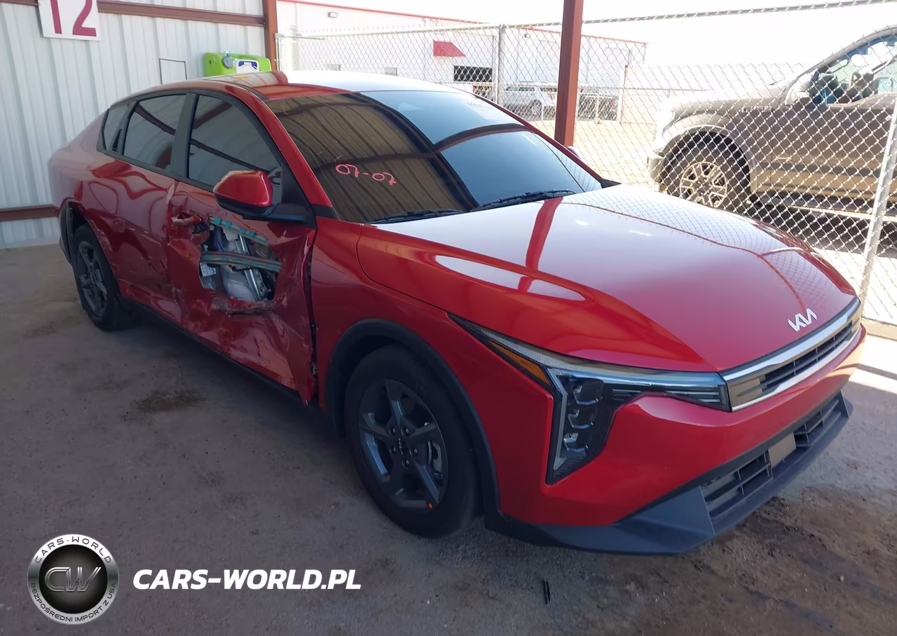 2026 Kia K4 Lxs VIN:3KPFT4DE5TE326757 - 1