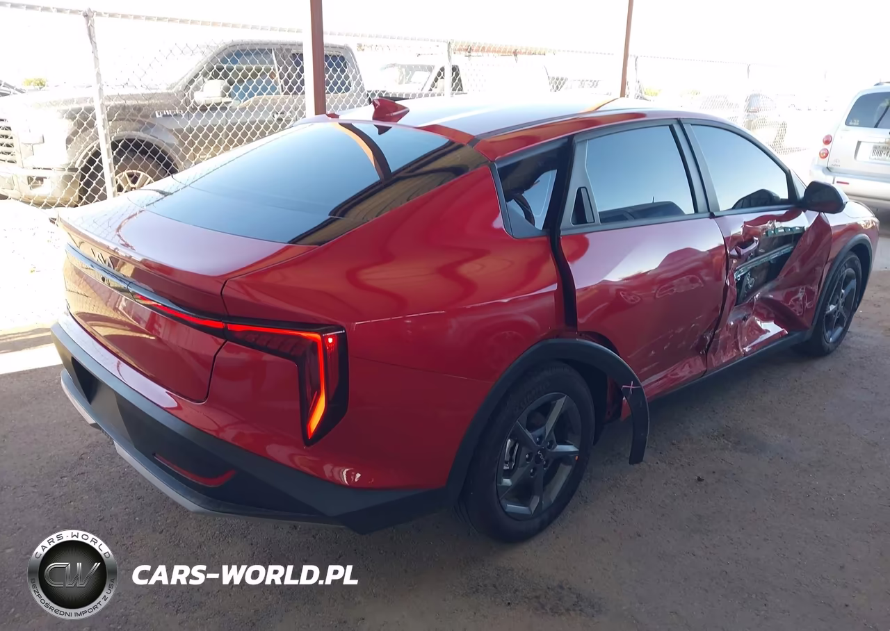 2026 Kia K4 Lxs VIN:3KPFT4DE5TE326757 - 4