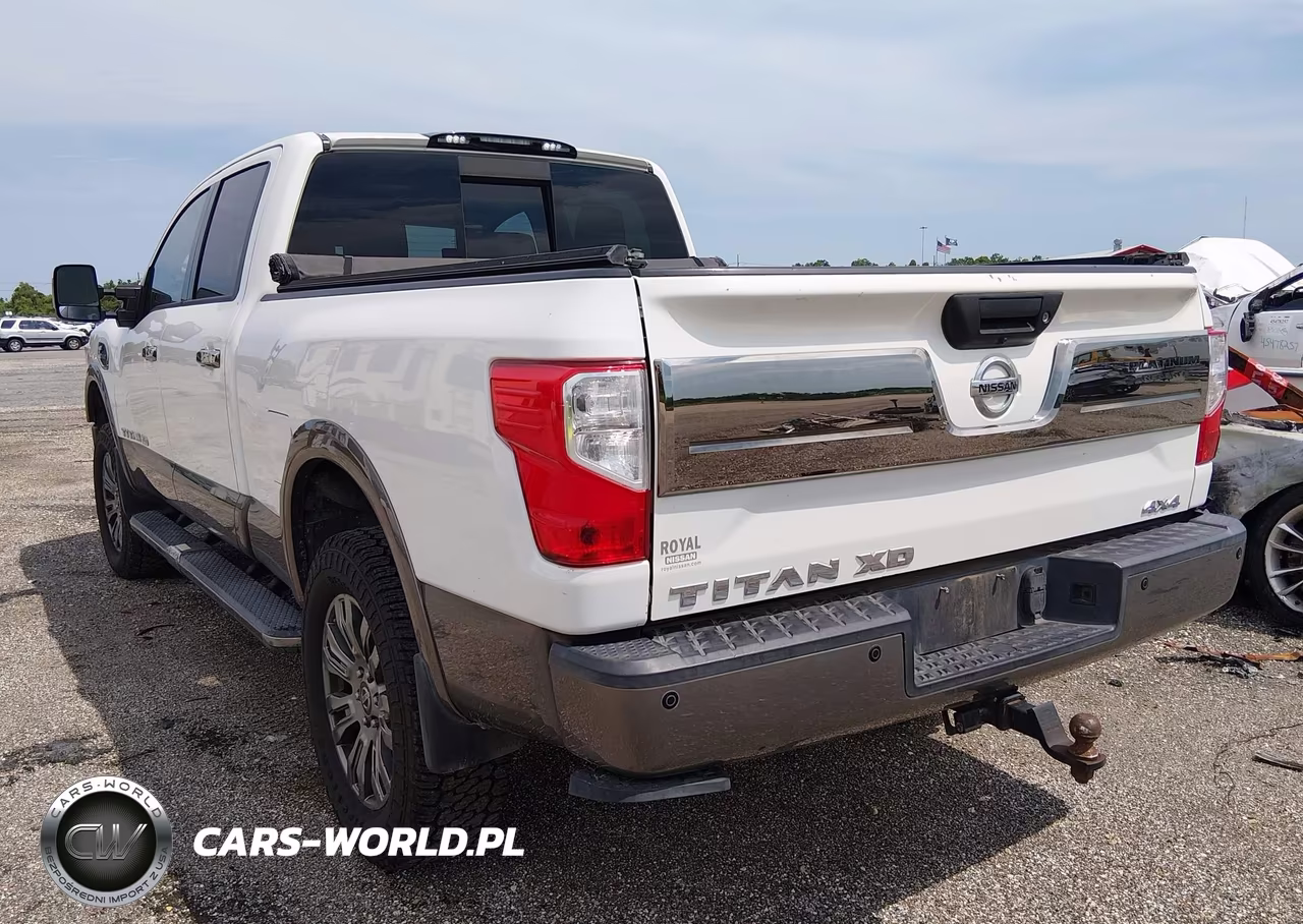 2017 Nissan Titan Xd Platinum Reserve Diesel VIN:1N6BA1F40HN565656 - 3