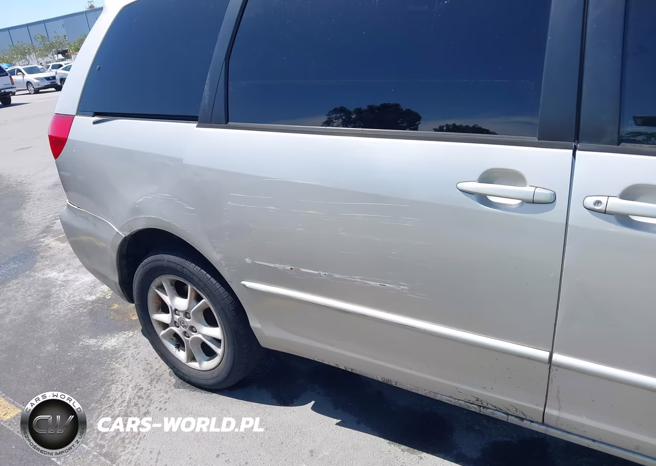 2004 Toyota Sienna Le VIN:5TDBA23C04S003460 - 6