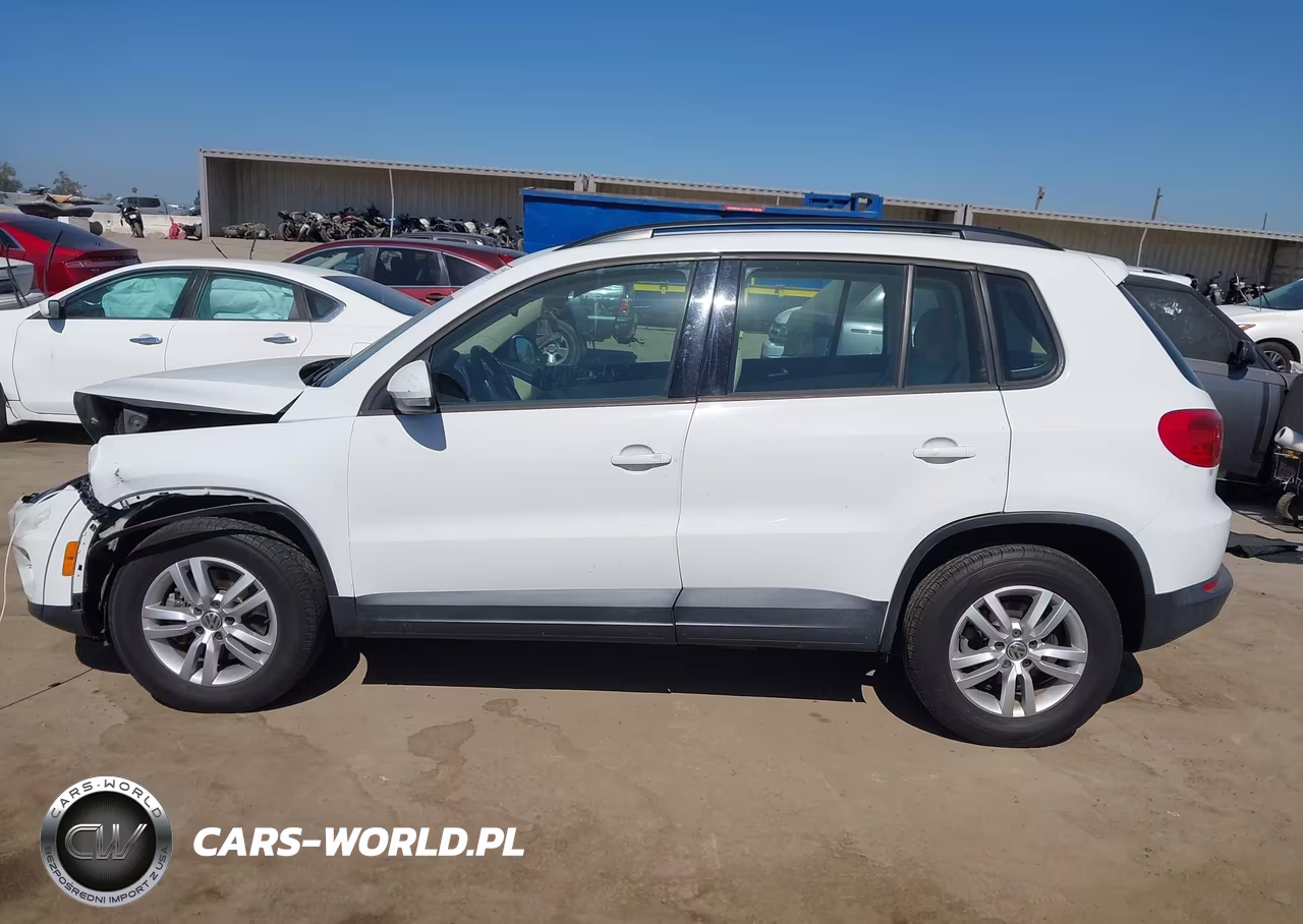 2016 Volkswagen Tiguan S VIN:WVGAV7AX4GW601666 - 14