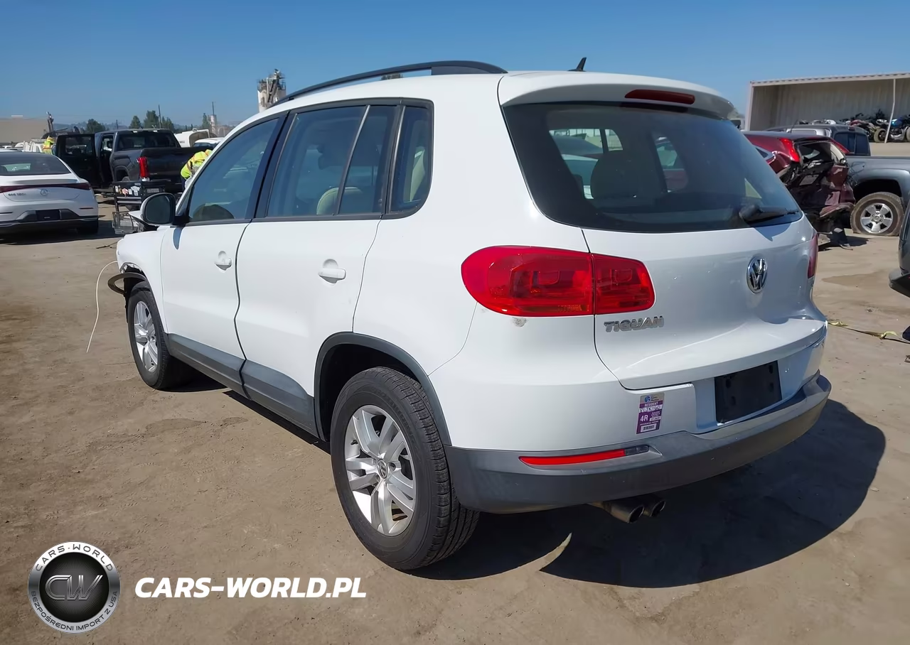 2016 Volkswagen Tiguan S VIN:WVGAV7AX4GW601666 - 3