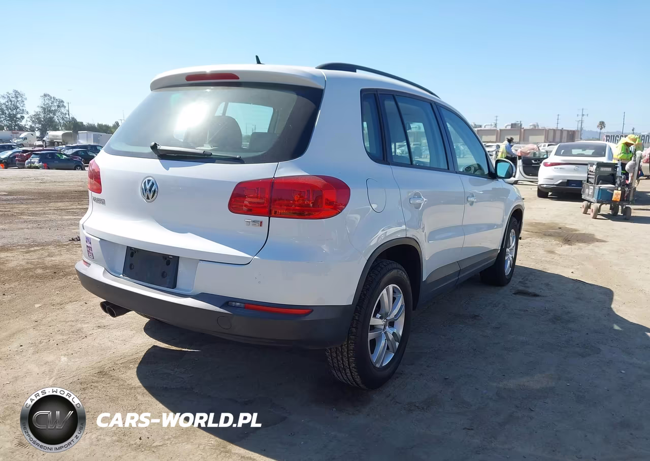 2016 Volkswagen Tiguan S VIN:WVGAV7AX4GW601666 - 4