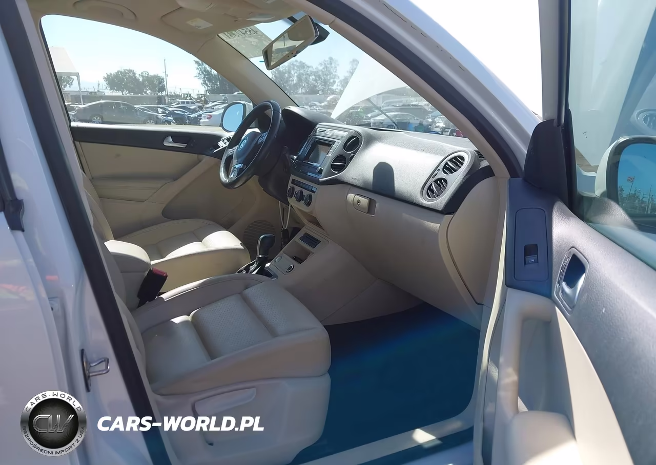 2016 Volkswagen Tiguan S VIN:WVGAV7AX4GW601666 - 5