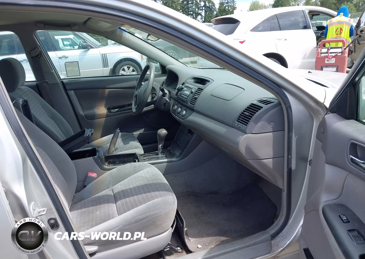 2005 Toyota Camry Le VIN:4T1BE32K45U555054 - 5