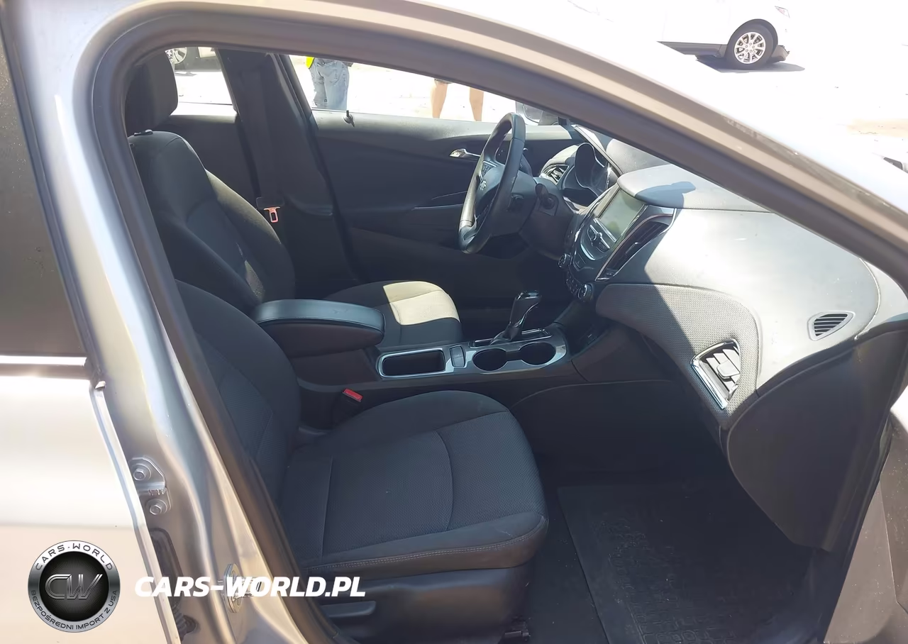 2018 Chevrolet Cruze Lt Auto VIN:3G1BE6SM9JS608129 - 5